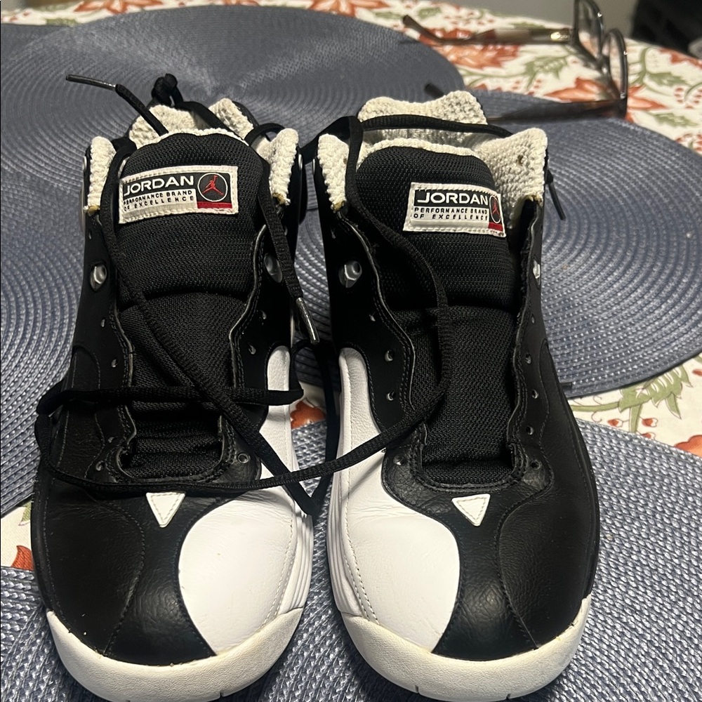 Air Jordan black and White Sneakers